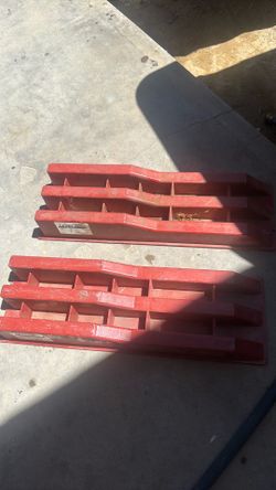 Leveling ramps