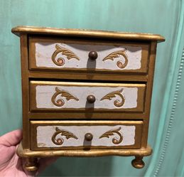 Vintage jewelry box
