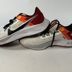 Nike Running Shoes Men’s US 10.5 White Red Black DQ4409-101 Pre-Owned