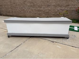 Storage container