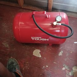Hyper Tough 7 Gallon  125 Max Psi 