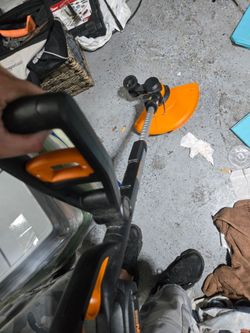 WORX Cordless String Trimmer / Edger