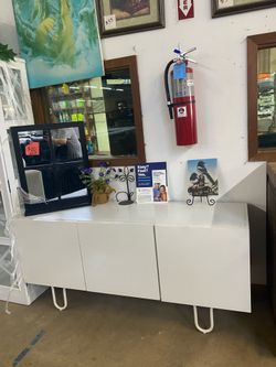 Tv stand