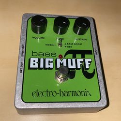 BIG MUFF  Bass Fuzz Pedal 