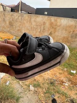 Nike Toddler Sneakers Black and White