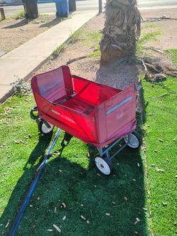🚨 RED FLYER COLLAPSIBLE WAGON – $15 OBO 🚨