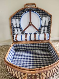 Camp Picnic Basket - For 4