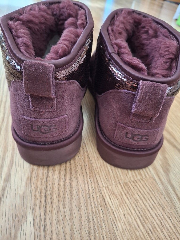 Authentic Ugg Ultra Mini Boots Size 8 New