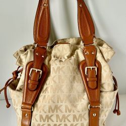 MK - Michael Kors Signature Drawstring Tote (Extra Large)