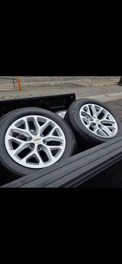 20" Chevy rims w/ Bridgestone Dueler tires