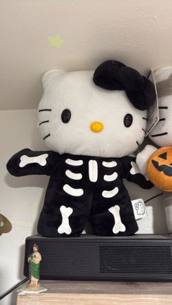 Hello Kitty Skeleton