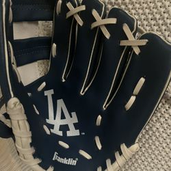 Child’s LA Dodgers Baseball Glove 