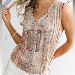 Gimmick By BKE  BOHO TOP NWT