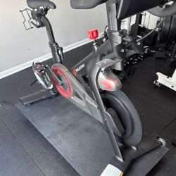 Pelotón   Exercise Bike  (PLTN-RB1VO-2)