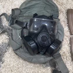 M50 Gas Mask, Medium.