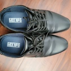 Mix No. 6 Boys black dress shoes Size 6