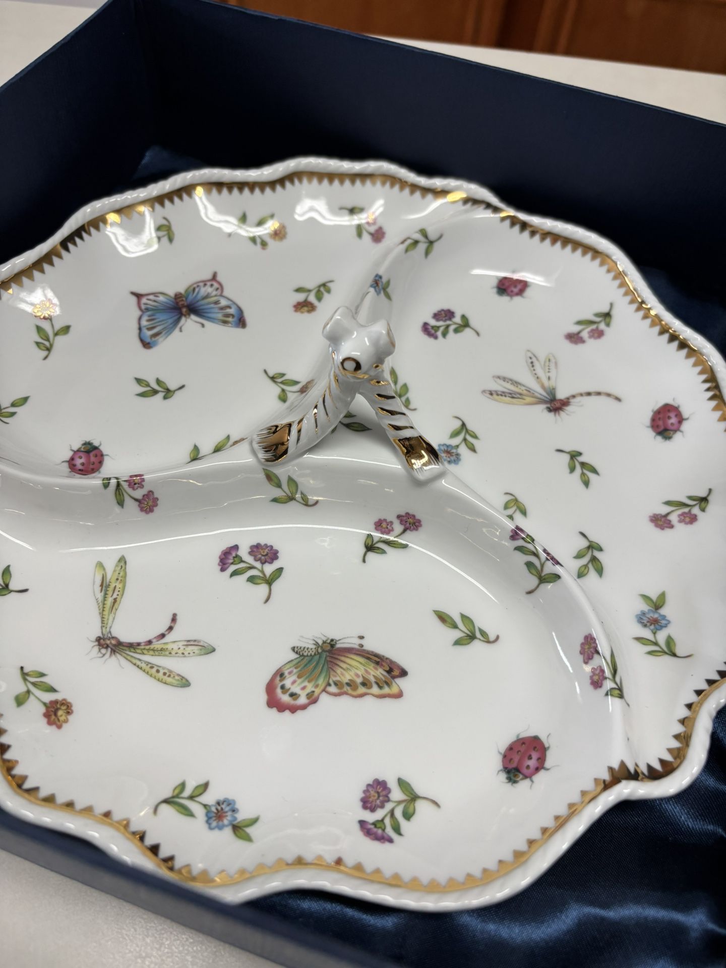 I. Godinger & Co. Primavera 3 Section Server 9780 In Box Dragon Fly Bee