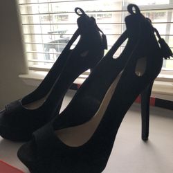 Black Jessica Simpson Pee Toe Heel