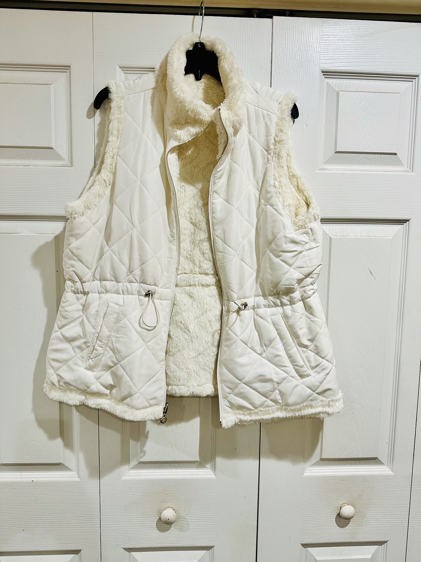 Women’s Quilted/Faux Fur Reversible Vest