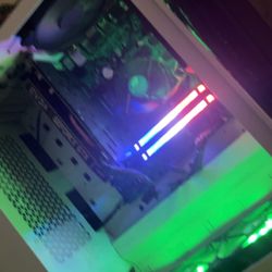 PC setup Computer, 2 Monitors, Akko custom keyboard, viper mouse, large space mouspad