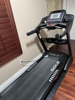 Heavy duty Treadmill Sole F63 Like New