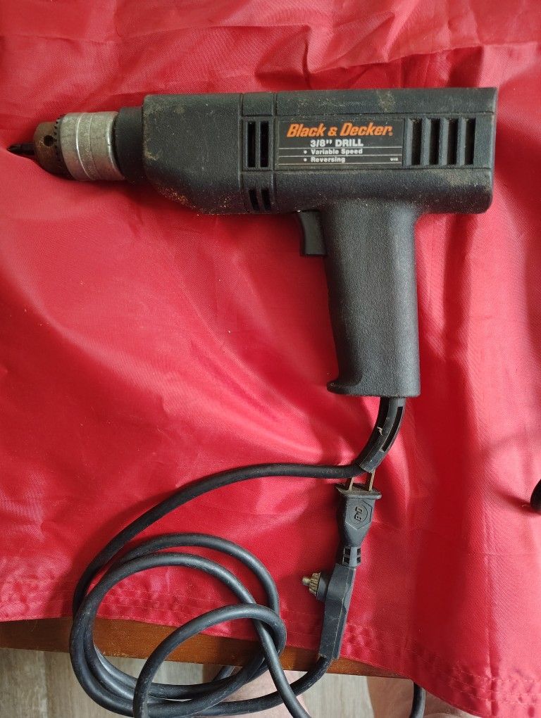 Black & Decker Power Drill