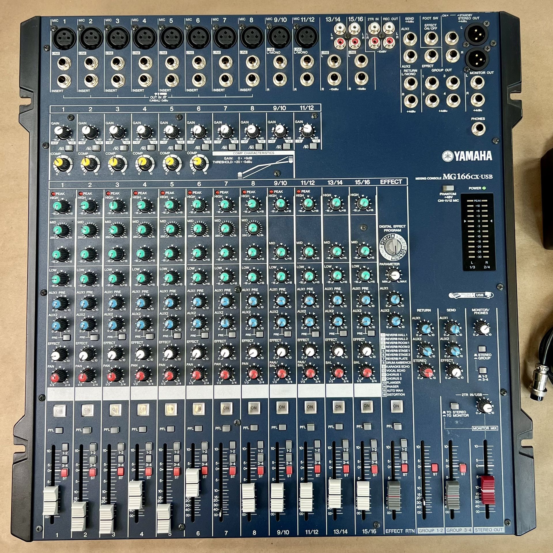 Pre-owned Yamaha mg166cx Mixing Console With Power Supply