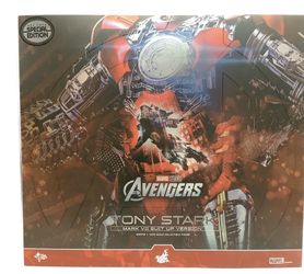 MMS718B Ironman Tony Stark MKVII Suit up ( Avengers Towers) New Rare JP