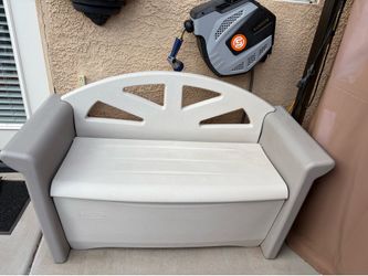 Outdoor storage bench