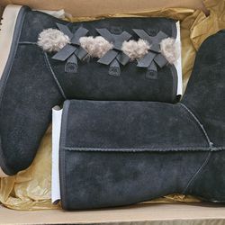 Women's size 8 Koolaburra Ugg boots