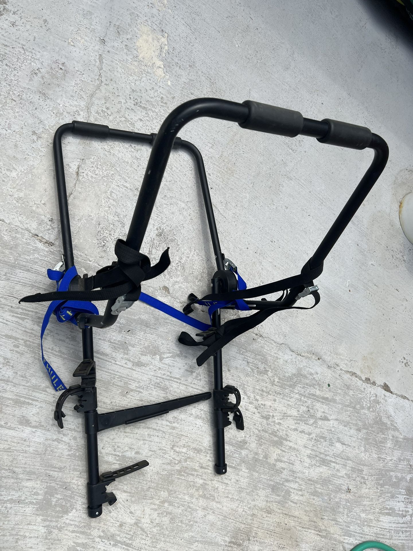 THULE for take 2 bikes of bike rack from SWEDEN