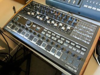 Arturia mini brute 2s semi modular synth