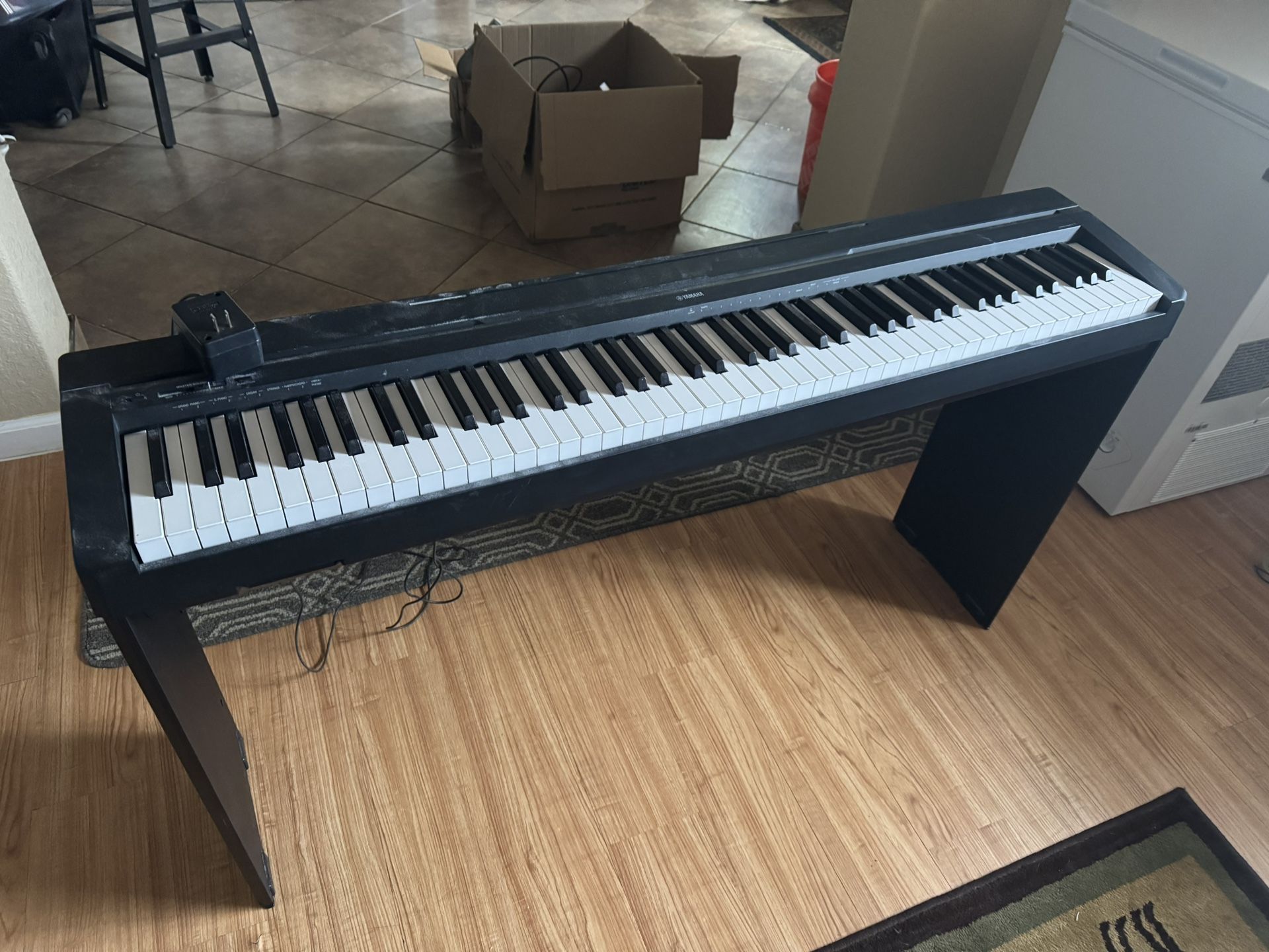 Yamaha P71 88 Key Digital Piano + Stand