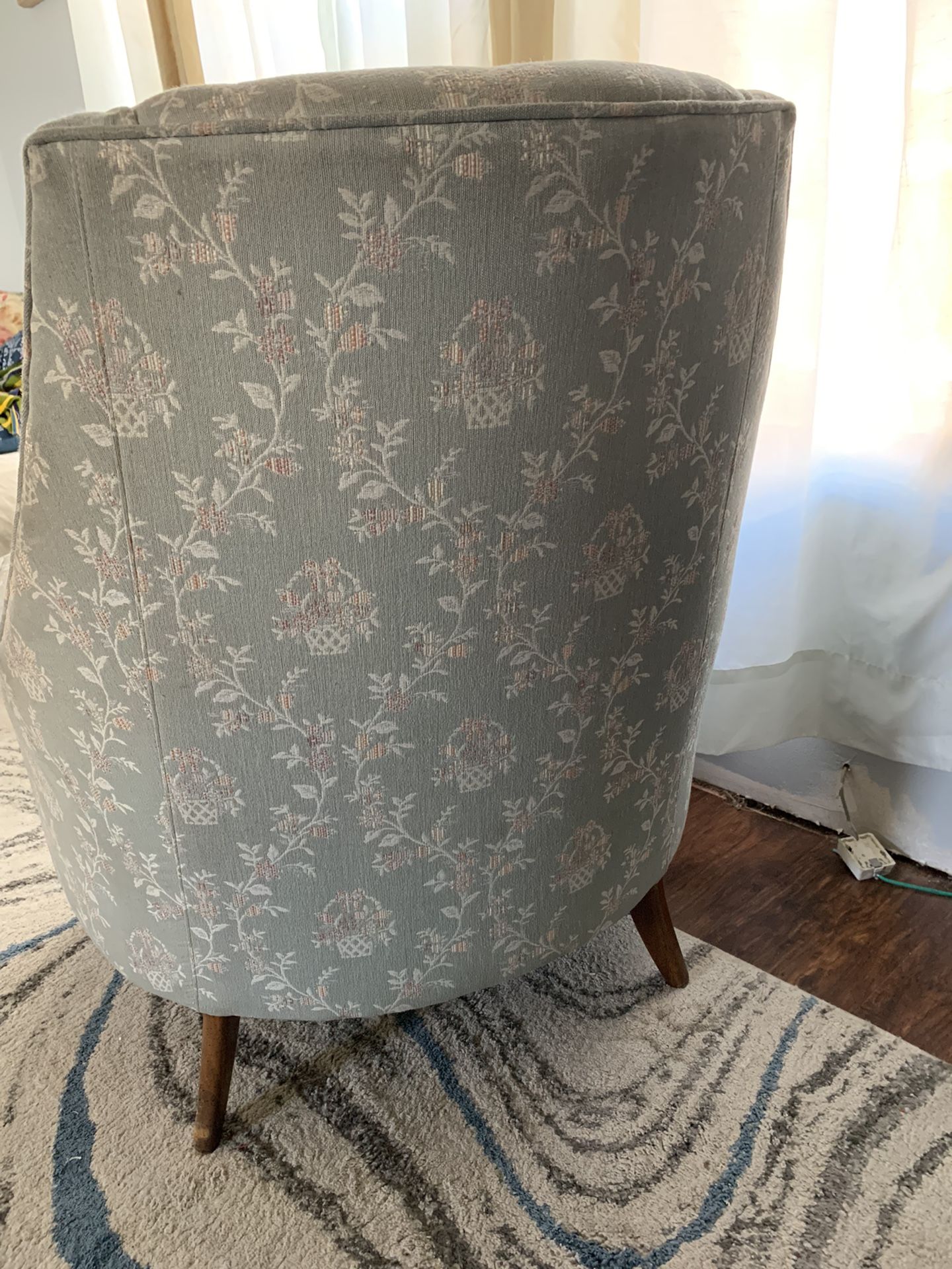 Vintages accent chair like (Lillian August Accent Chair style)