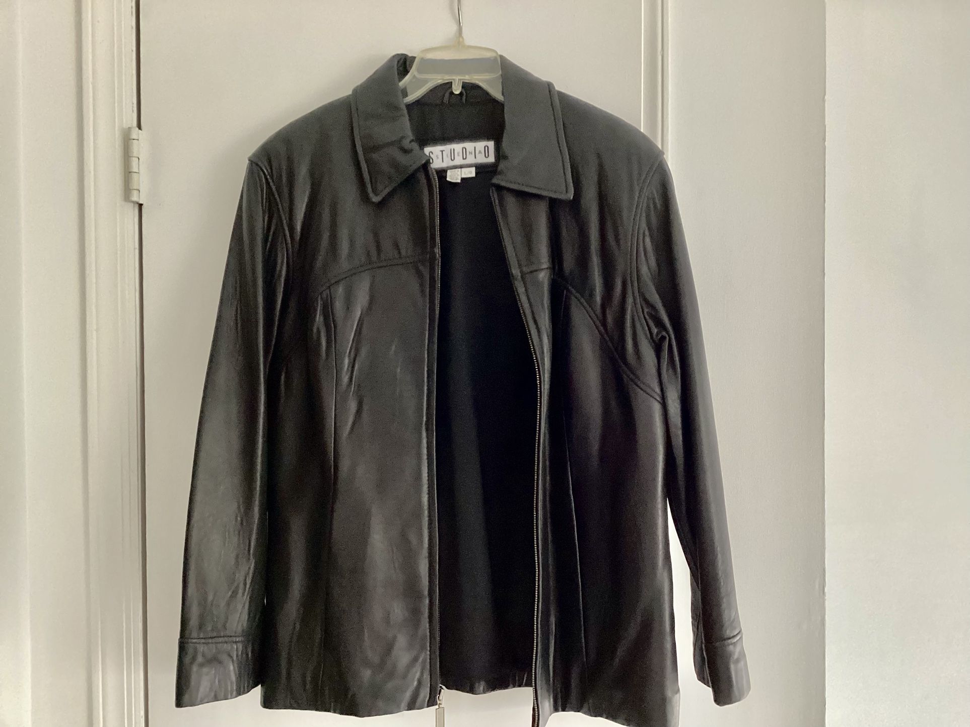 1990s Siena Studio Women’s Size Large (Men’s Small/Medium) Black Leather Jacket Zipper Front Unisex