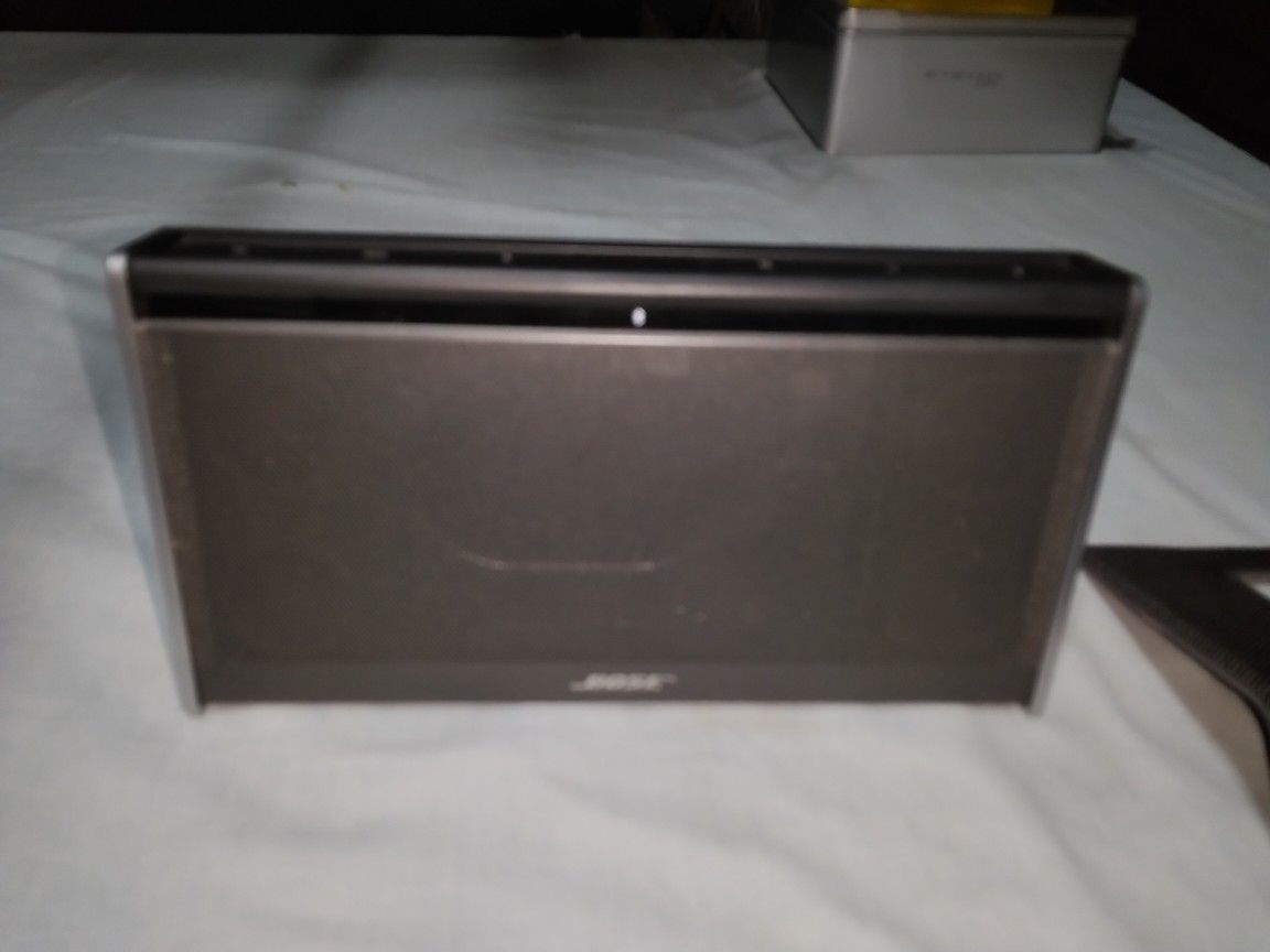 BOSE SOUNDLINK BLUETOOTH STEREO SPEAKER