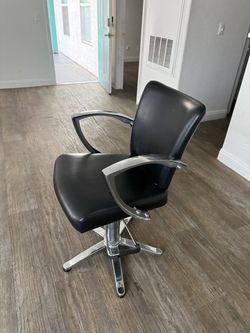 Haircut chair