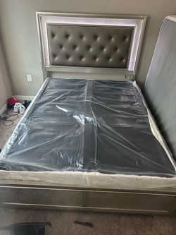 Queen size bed with box spring