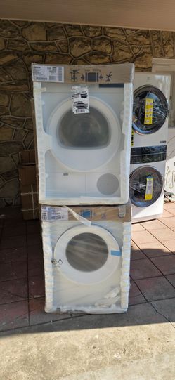Brand new Bosch Washer and Dryer Set apartment size