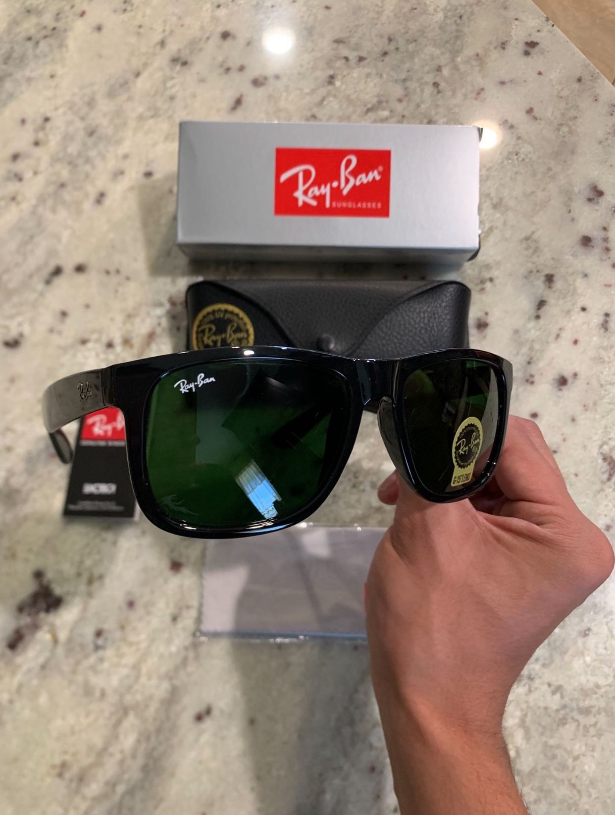 (NEW) Ray-Ban Sunglasses Wayfarer Classic Matte Black With Green Frame w/Case