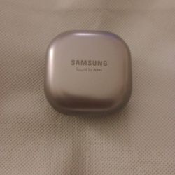 Samsung Wireless Earbuds And Charger