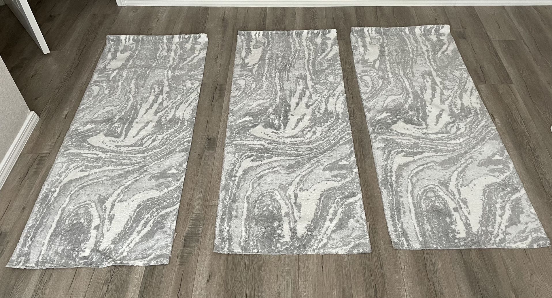 3 Shique Bathrugs 24x60 For $35