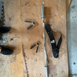 Curl Bar With Arm Blaster And Clips
