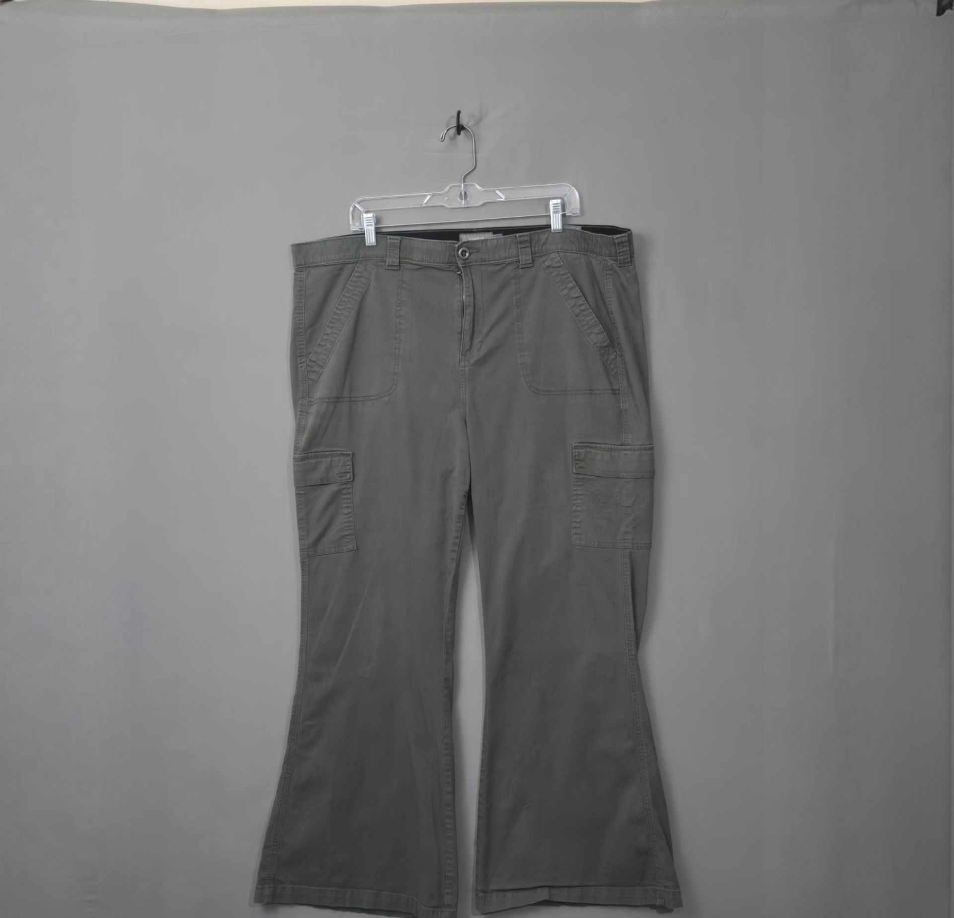 Torrid Womens Plus Cargo Pants Olive Green Size 20R Mid Rise Stretch Bootcut