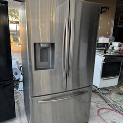 SAMSUNG REFRIGERATOR 