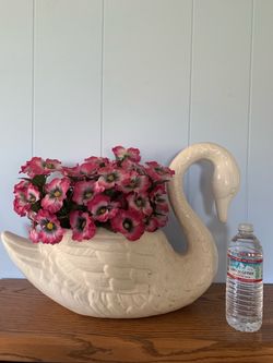 VINTAGE  SWAN  PLANTER