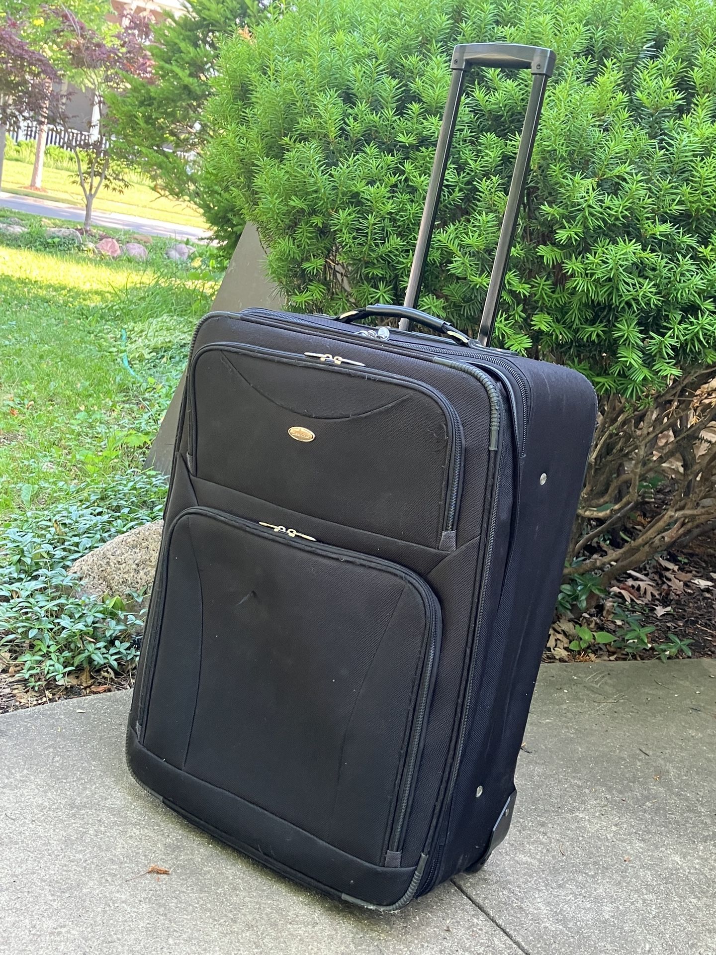 25” Softside Luggage w/Wheels 