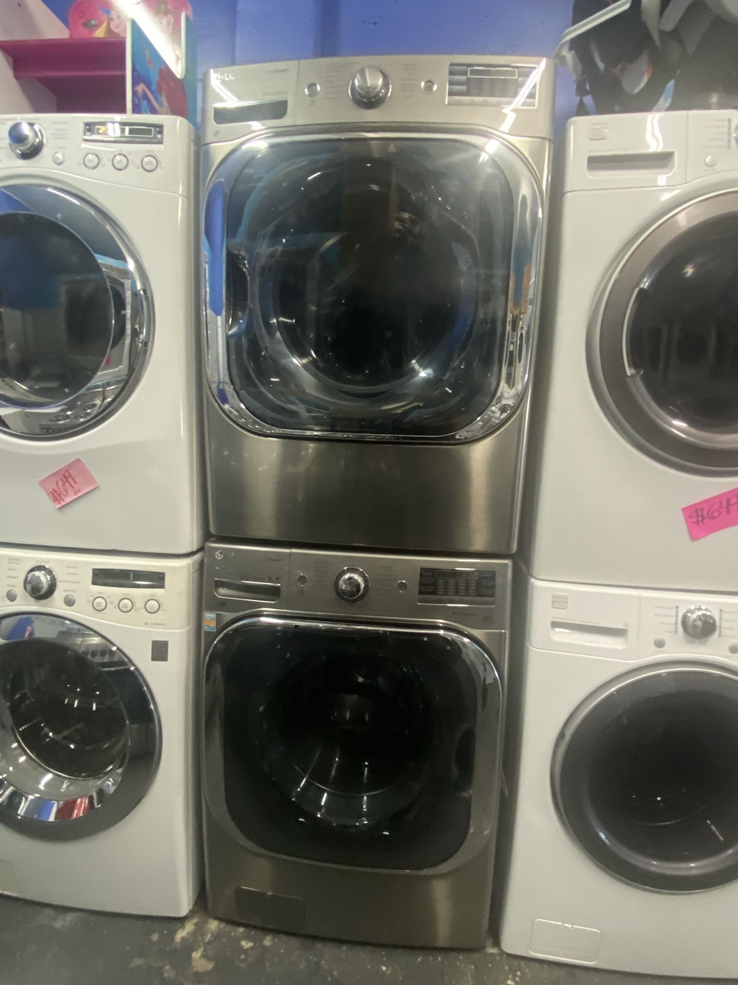 SET WASHER AND DRYER FRONT GRAY LG 27” Inch Width