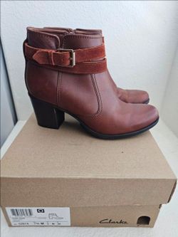 Clarks ankle boots 7.5