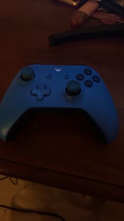 Xbox, almost brand new controller